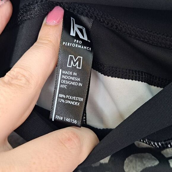 Ki Pro Performance Legging in Rooted Print size Medium - Picture 6 of 6